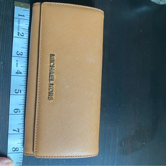 Mk Micheal Kors wallet - Picture 9 of 10